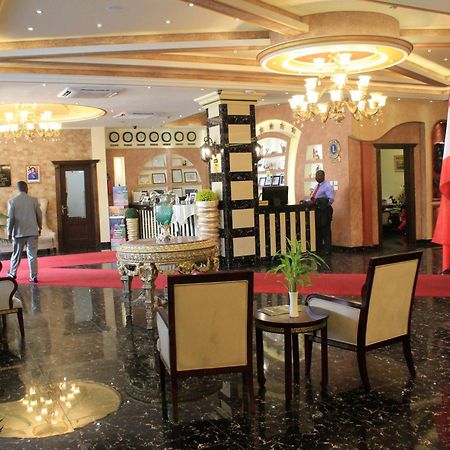 Boulevard Palace Hotel Monrovia Esterno foto