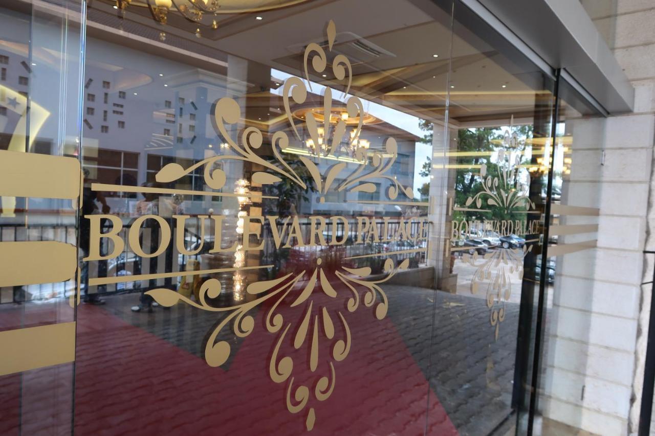Boulevard Palace Hotel Monrovia Esterno foto