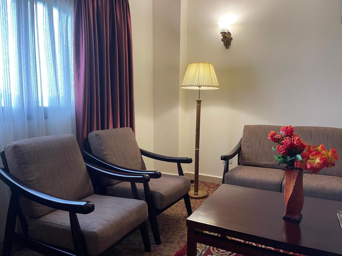 Boulevard Palace Hotel Monrovia Esterno foto