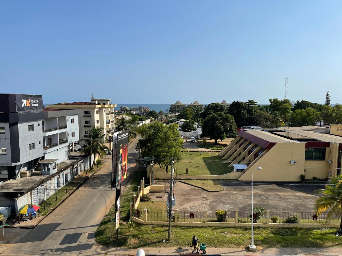Boulevard Palace Hotel Monrovia Esterno foto