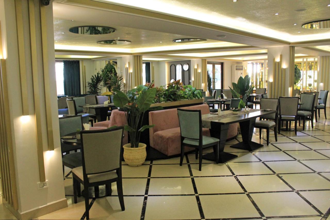 Boulevard Palace Hotel Monrovia Esterno foto
