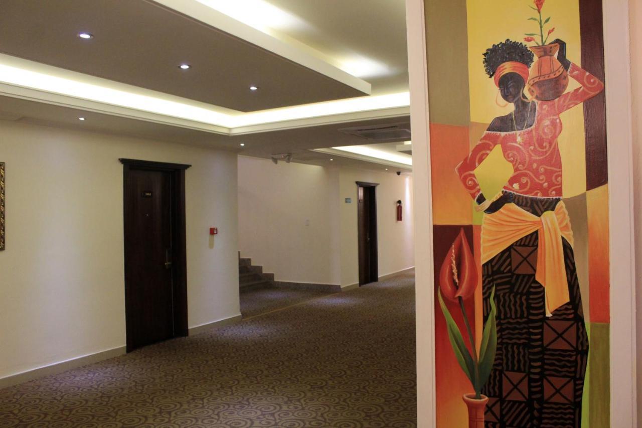 Boulevard Palace Hotel Monrovia Esterno foto