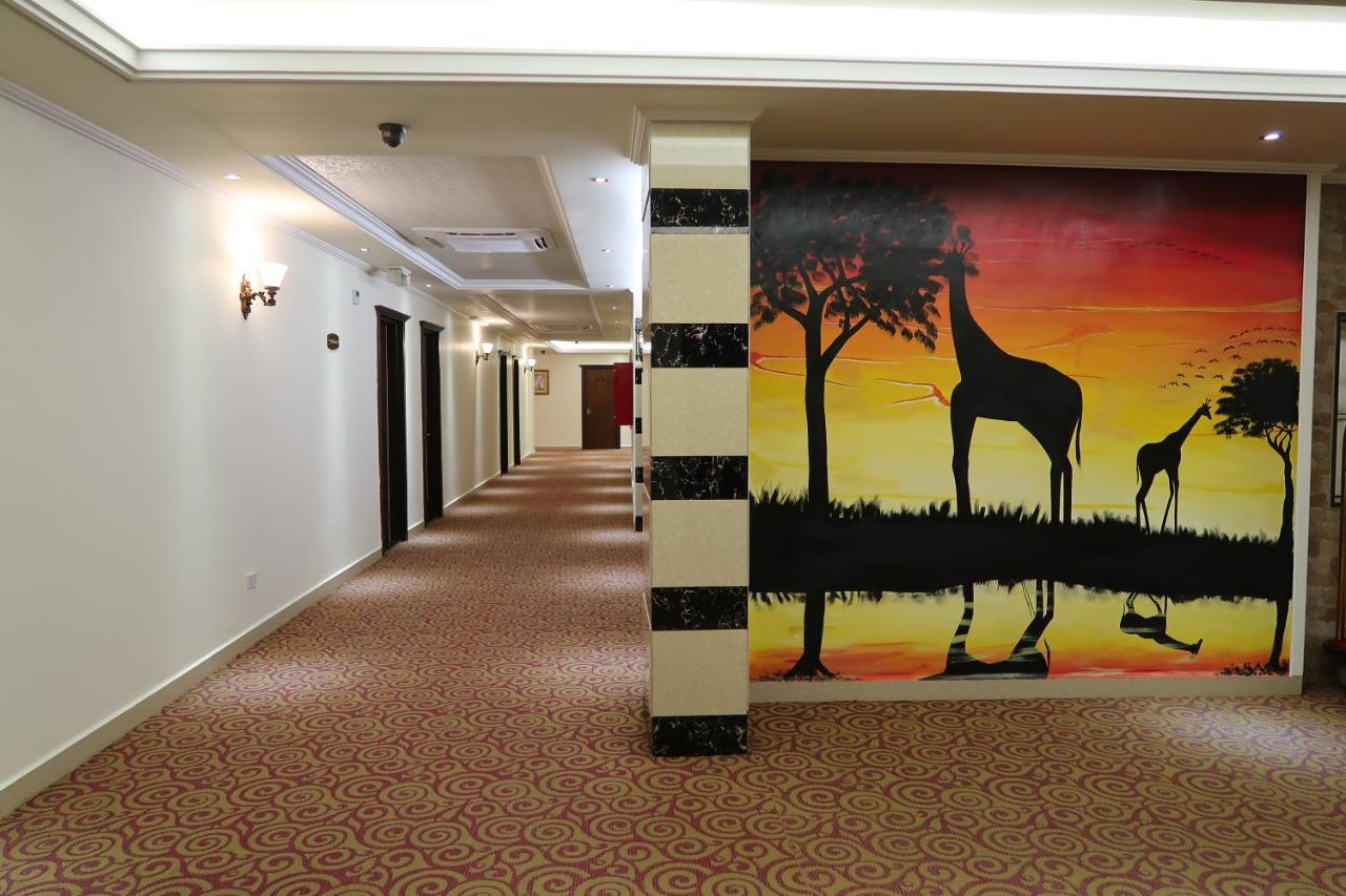 Boulevard Palace Hotel Monrovia Esterno foto
