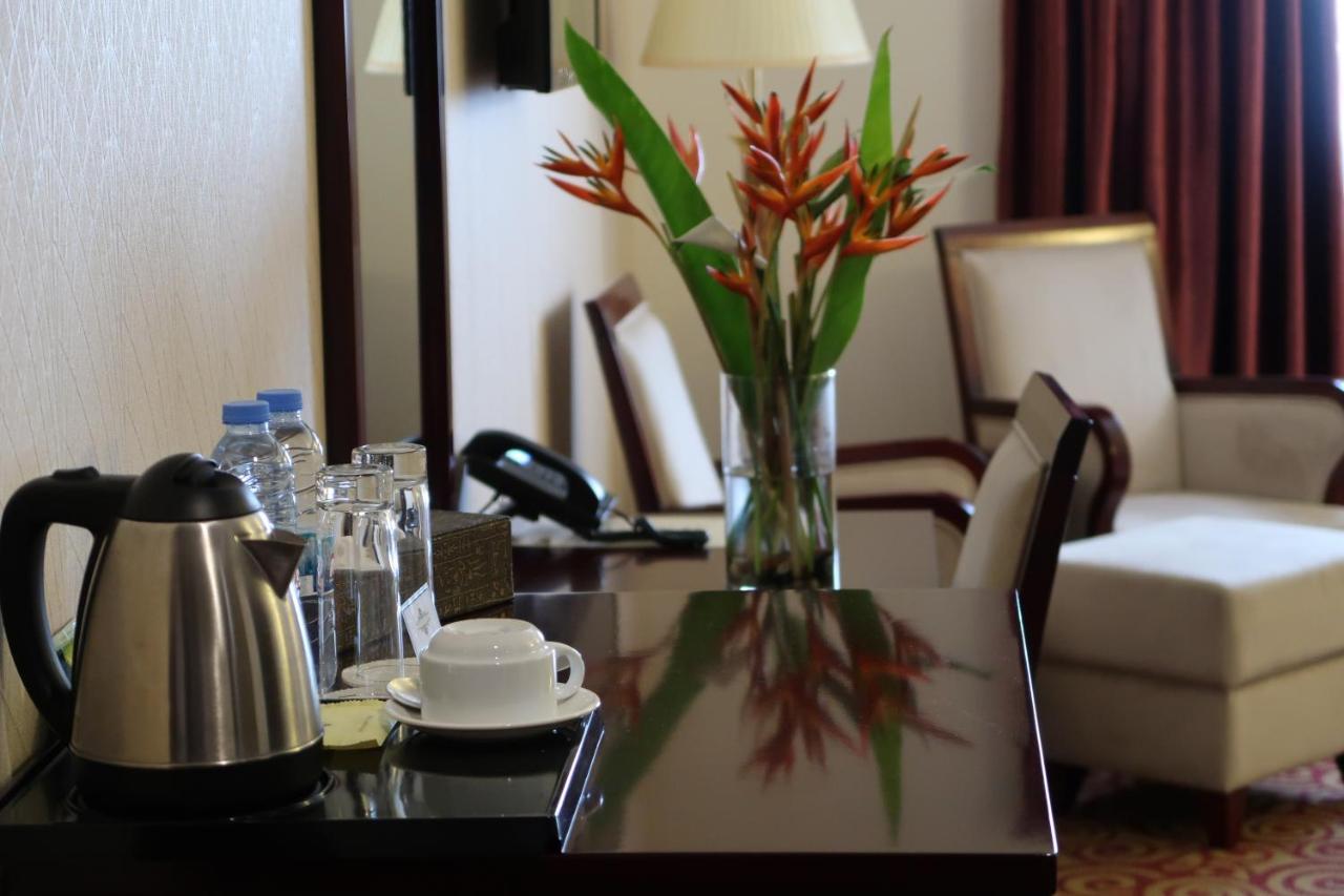 Boulevard Palace Hotel Monrovia Esterno foto