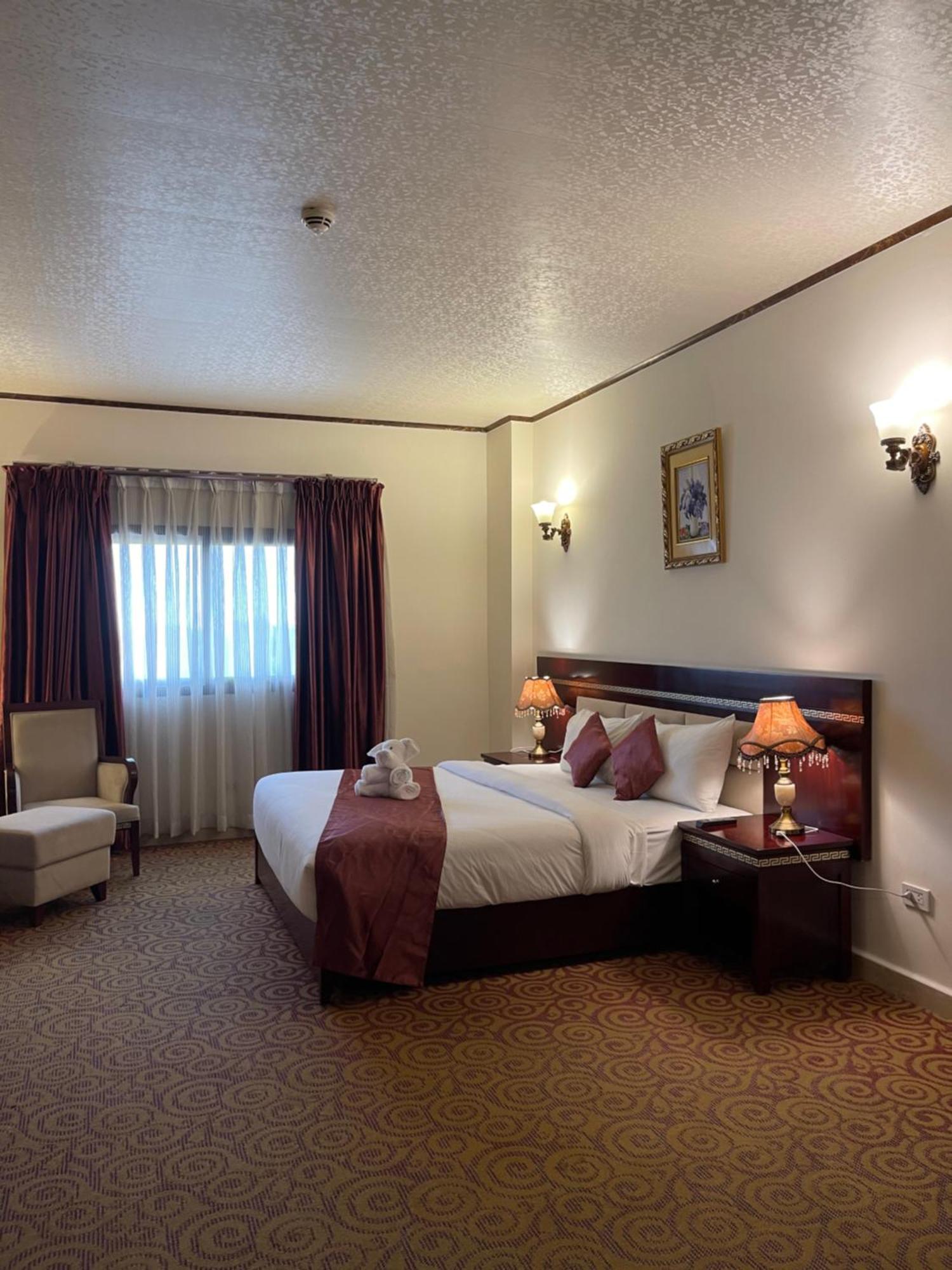 Boulevard Palace Hotel Monrovia Esterno foto