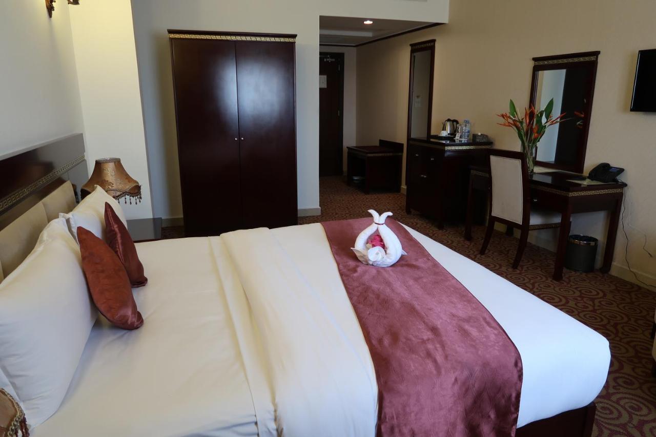 Boulevard Palace Hotel Monrovia Esterno foto
