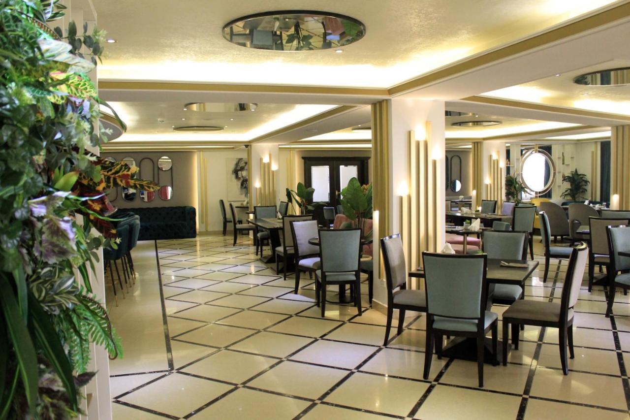 Boulevard Palace Hotel Monrovia Esterno foto