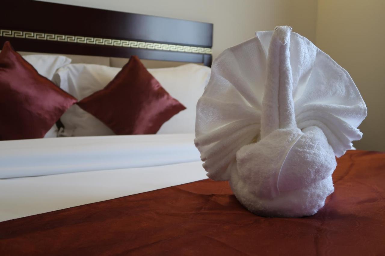 Boulevard Palace Hotel Monrovia Esterno foto